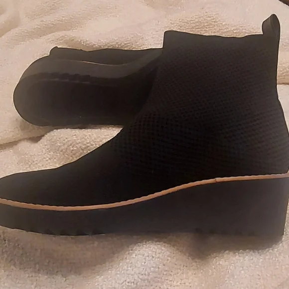 Black Bandolino Booties Worn 1x - Picture 3 of 4